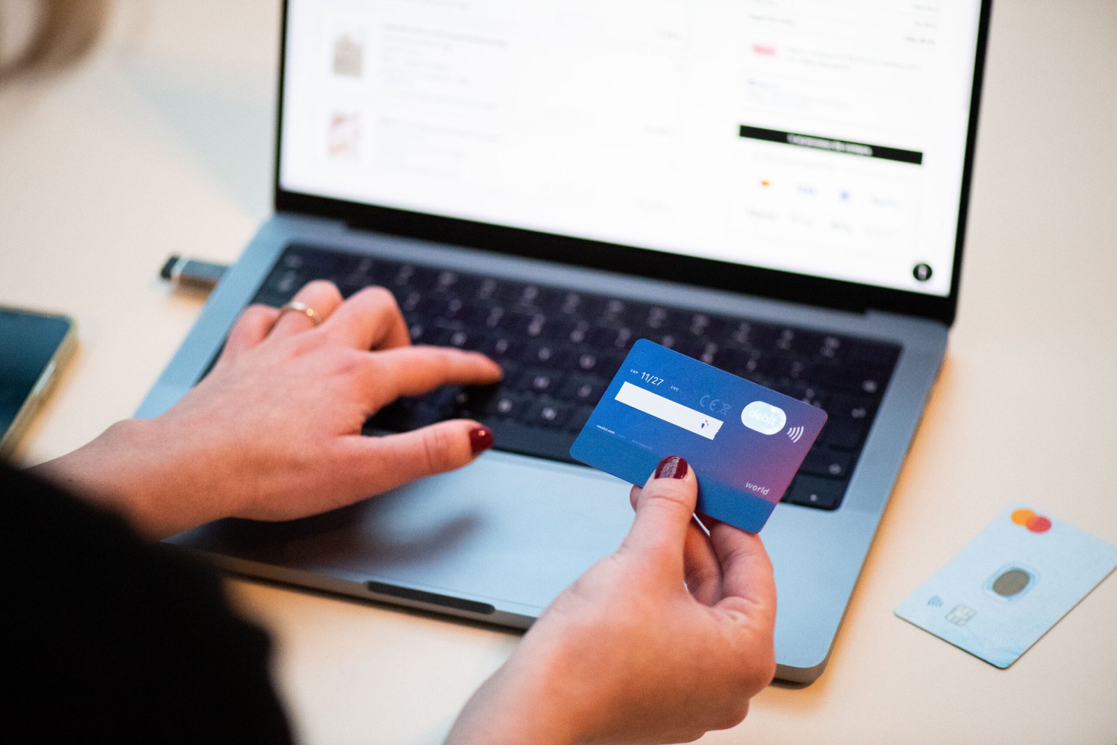 AI Shopping Agents: How AI Buys Things for You